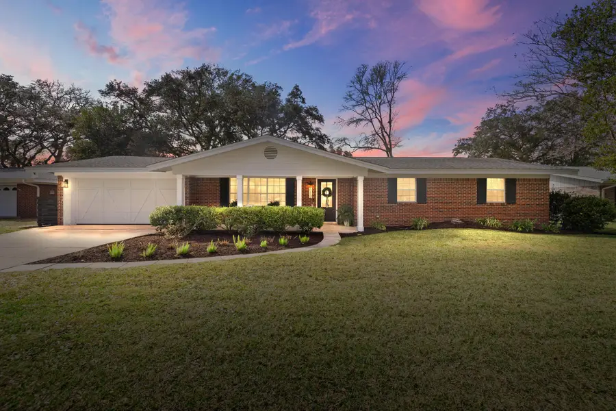 613 NE Merioneth Drive, Fort Walton Beach, FL 32547 - #2