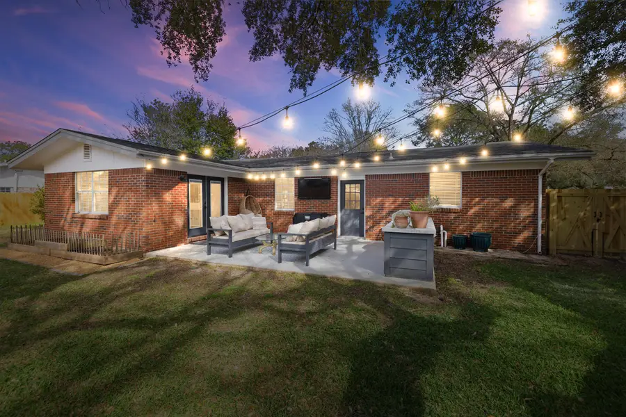 613 NE Merioneth Drive, Fort Walton Beach, FL 32547 - #3