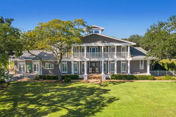 11 Paradise Point Road, Shalimar, FL 32579