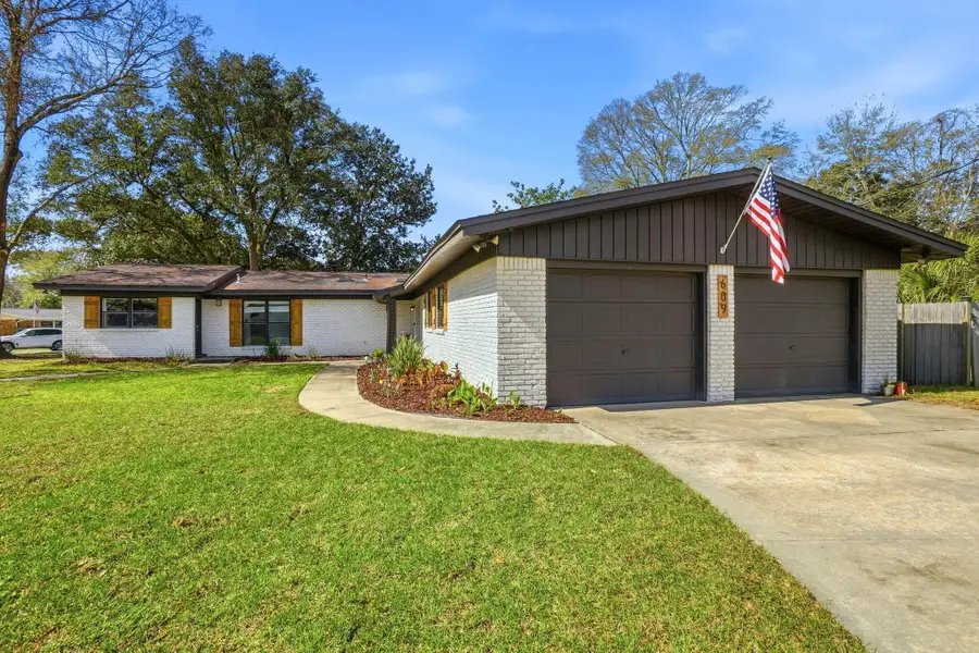 609 NE Powell Drive, Fort Walton Beach, FL 32547 - #3