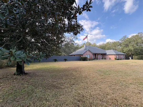 6965 Summit Drive, Navarre, FL 32566
