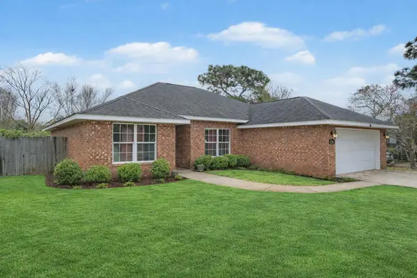 2202 Palo Alto Street, Navarre, FL 32566