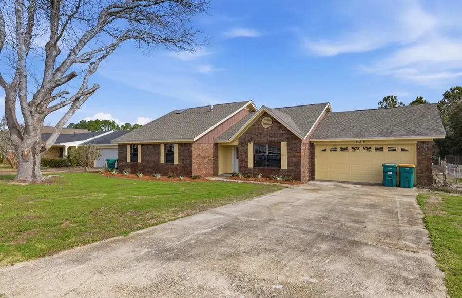 228 Lakeside Lane, Mary Esther, FL 32569 - #2