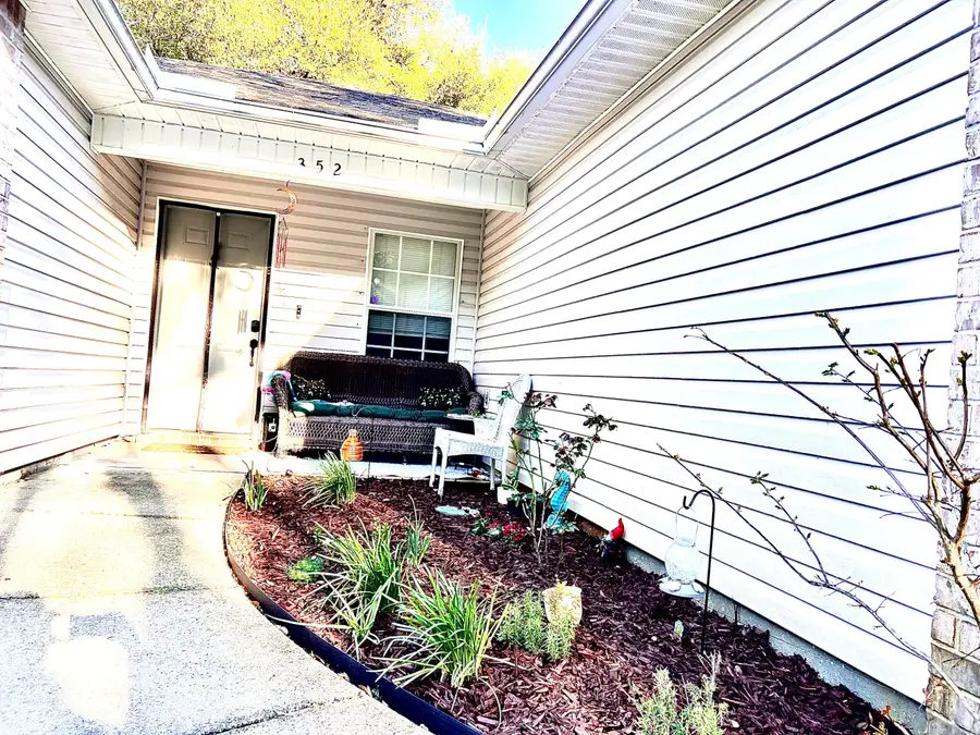 352 Harris Street, Mary Esther, FL 32569 - #2