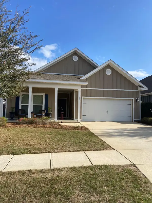 93 Dusky Way, Freeport, FL 32439