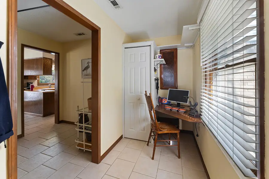 3687 Airport Road, Crestview, FL 32539 - #2