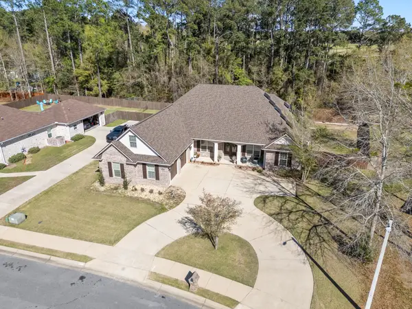 5556 Madelines Way, Pace, FL 32571