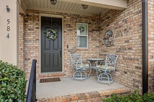 584 Falcon Trail, Niceville, FL 32578