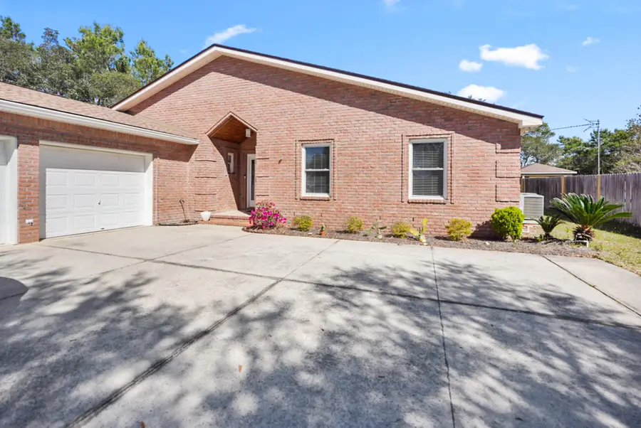 8600 Estrada Street, Navarre, FL 32566 - #3