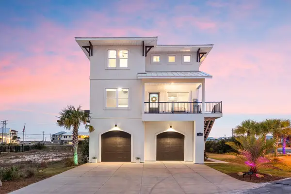 7665 Key West Drive, Navarre, FL 32566