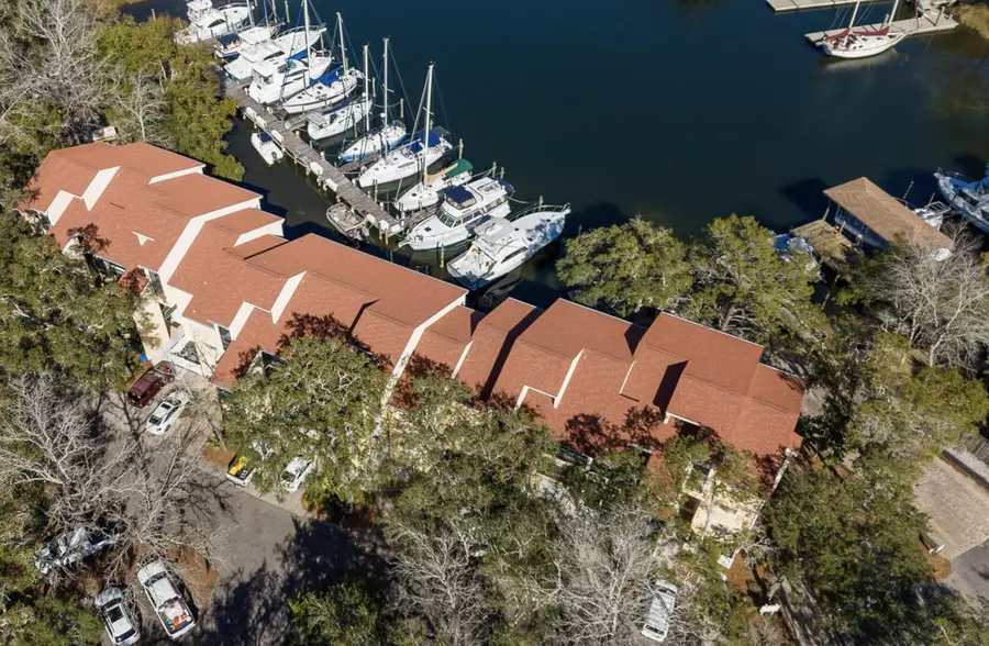 300 Yacht Club Drive #UNIT 18, Niceville, FL 32578 - #2