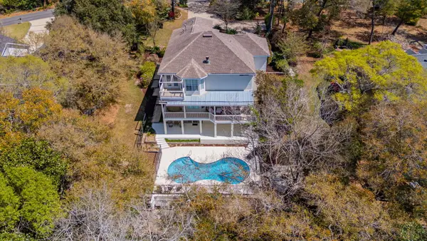 2760 Edgewater Drive, Niceville, FL 32578