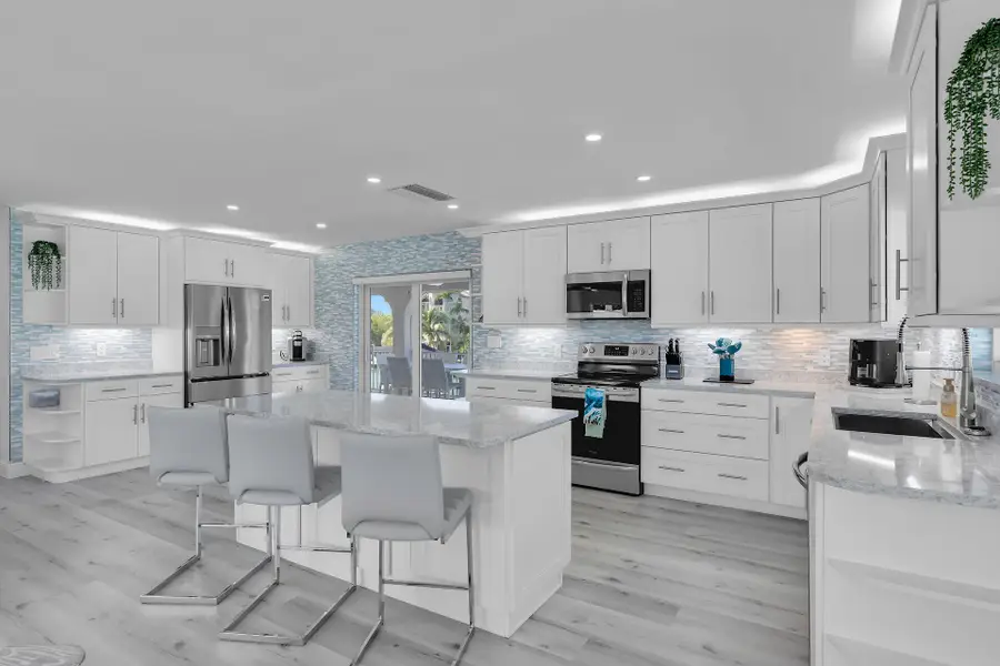 230 W Seaview Drive, Duck Key, FL 33050 - Image #3