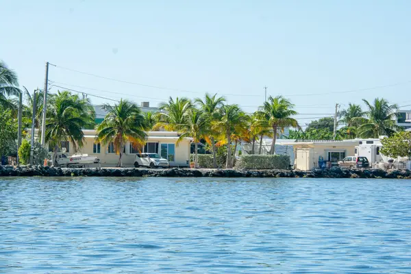 31364 Avenue J, Big Pine, FL 33043