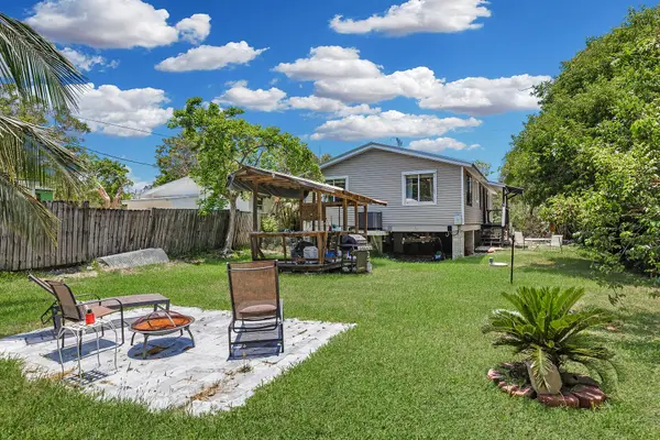 117 W Sandy Circle, Big Pine, FL 33043