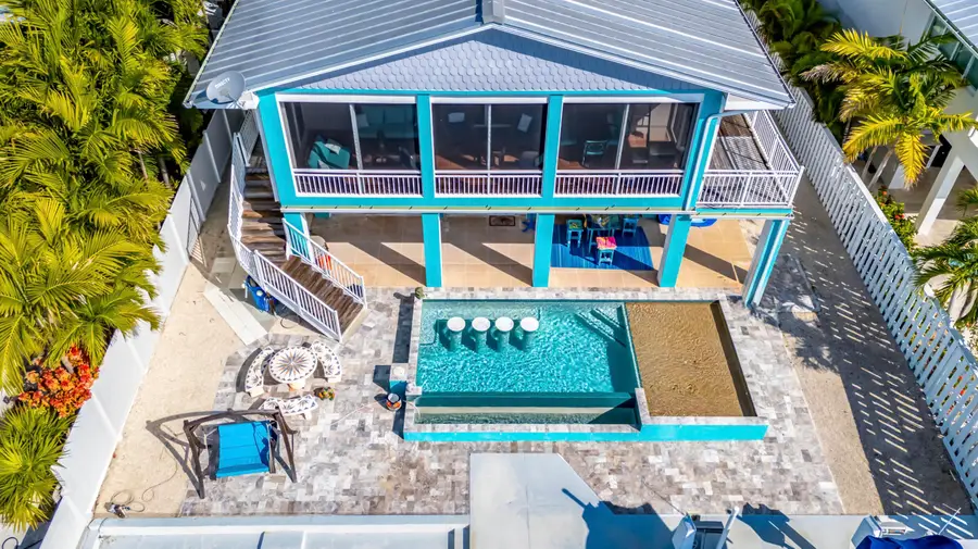 556 E Caribbean Drive, Summerland Key, FL 33042 - Image #3