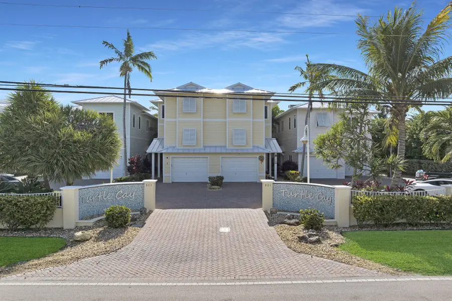 821 W Ocean Drive #3, Key Colony Beach, FL 33051 - Image #2