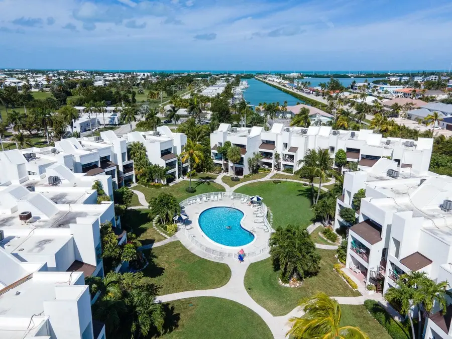 601 W Ocean Drive #410, Key Colony Beach, FL 33051 - #3