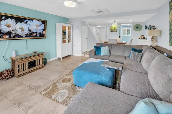 40 High Point Road #402, Plantation Key, FL 33070