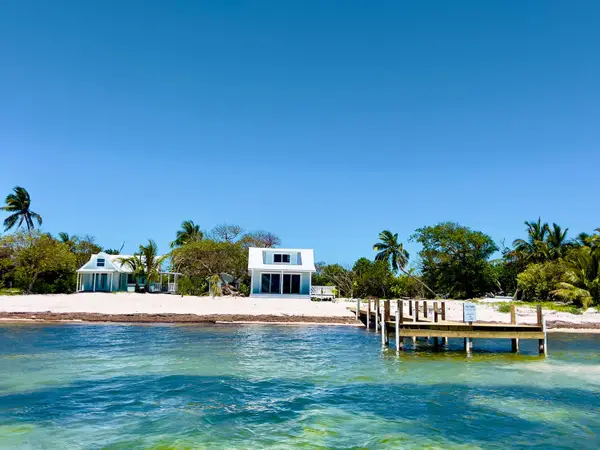 9W Cooks, Cook Island Key, FL 33043
