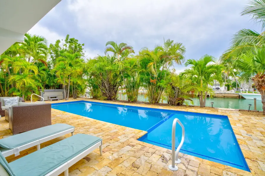 581 10th Street, Key Colony Beach, FL 33051 - #2