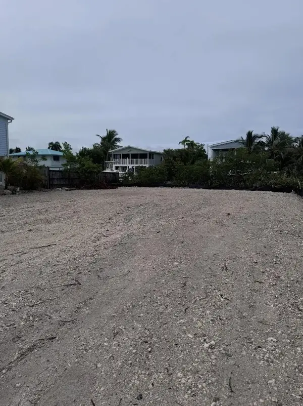 27374 Guadaloupe Lane, Ramrod Key, FL 33042