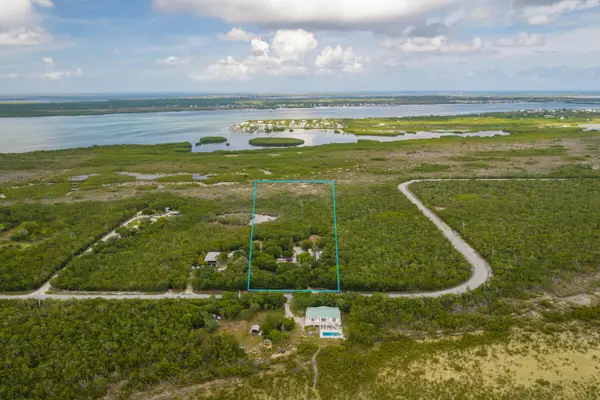 2231 Middle Torch Road, Middle Torch Key, FL 33042