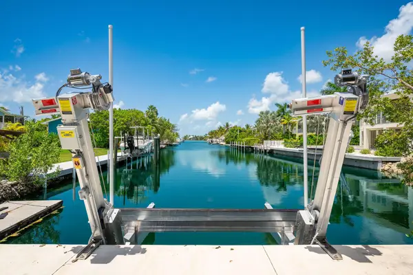 17183 W Green Turtle Lane, Sugarloaf Key, FL 33042