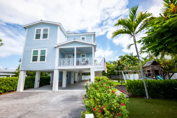 211 Shore Avenue, Big Coppitt, FL 33040