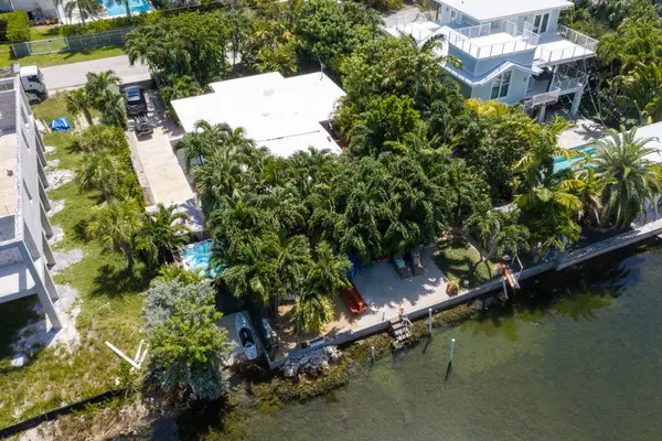 12 Bay Drive, Saddlebunch, FL 33040