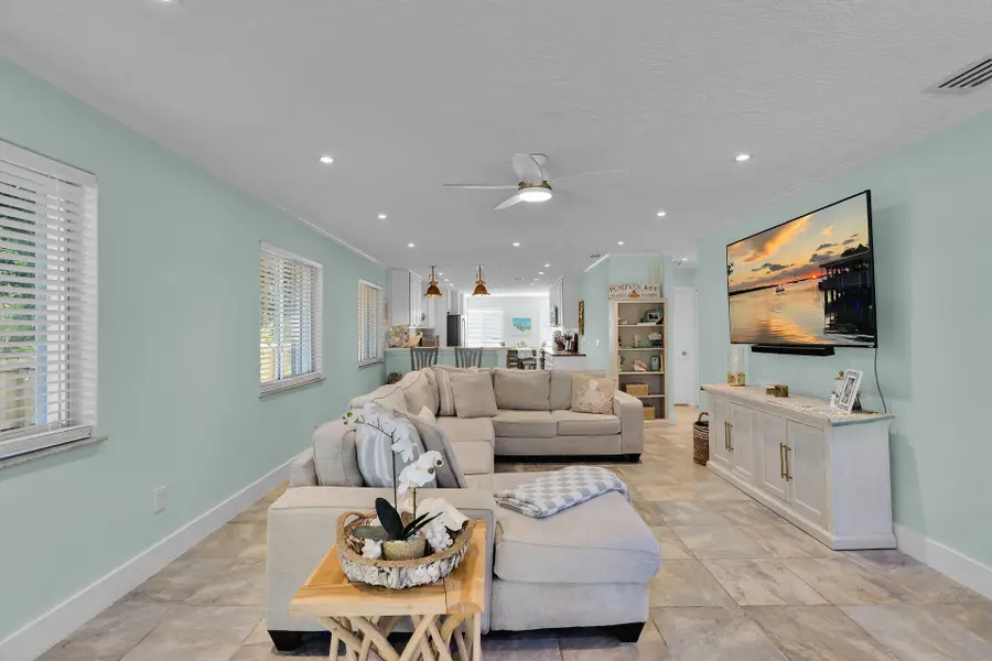 202 Hibiscus Street, Plantation Key, FL 33070 - #2