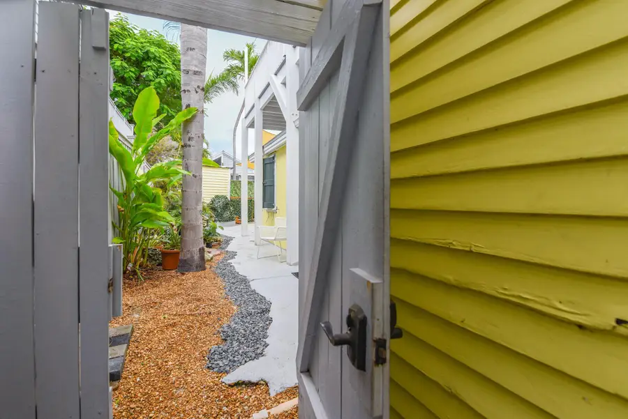 927 Thomas Street #1, Key West, FL 33040 - #3