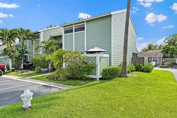 706 Stonewood Court #APT 18A, Other, FL 33458