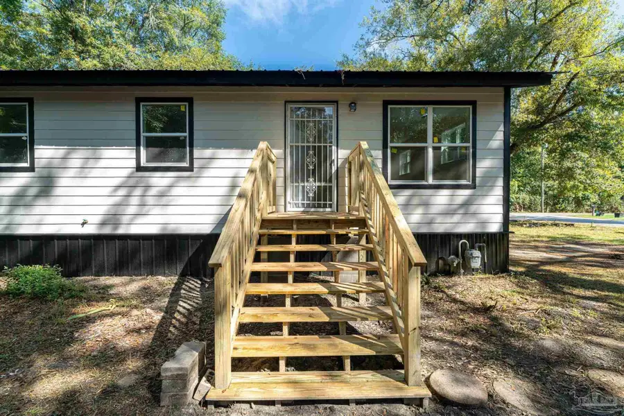 109 Palmer St, Brewton, AL 36426 - Image #3