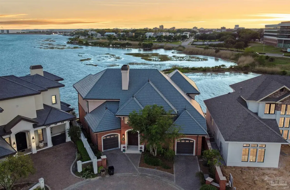 17 Wharf Ave, Pensacola, FL 32502 - Image #1