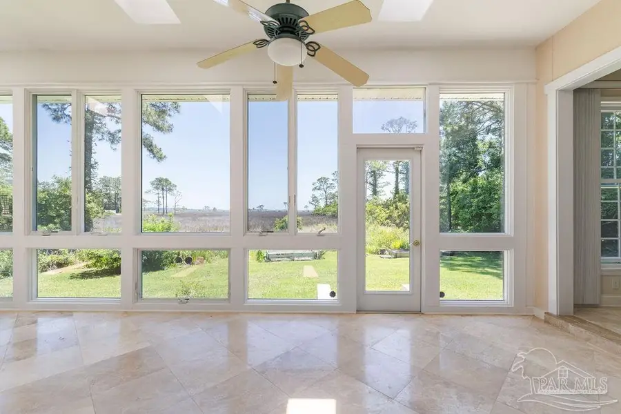 421 Emerald Pointe Dr, Mary Esther, FL 32569 - Image #2