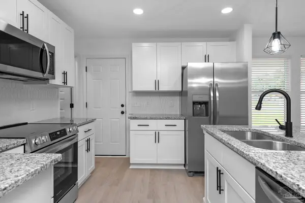 1581 Kyle Dr, Pensacola, FL 32505