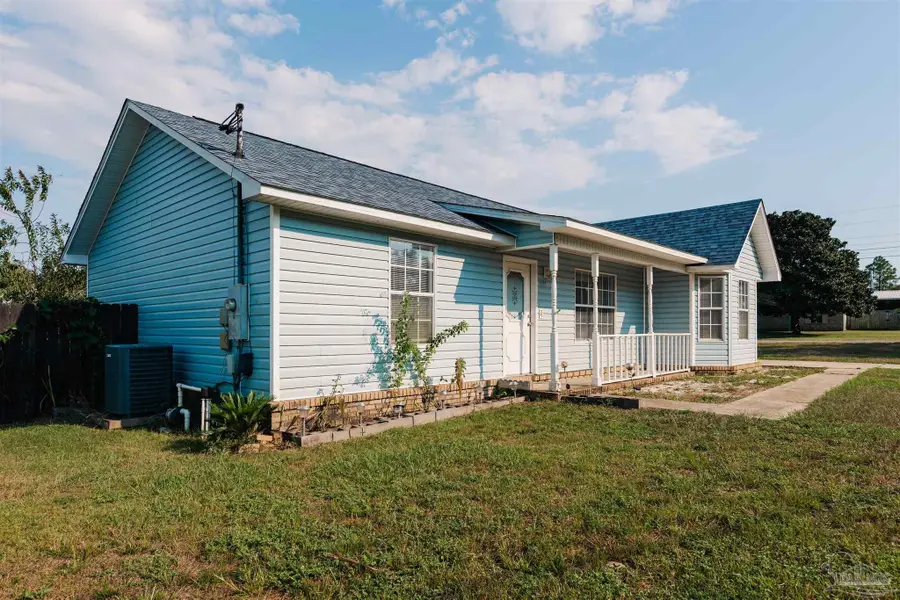 2732 Country Breeze Blvd, Navarre, FL 32566 - Image #3