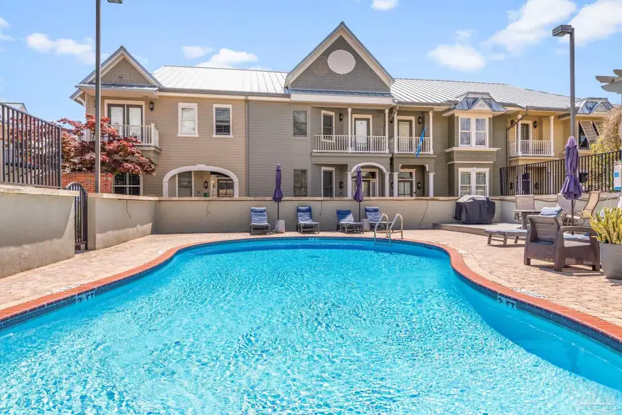217 W Jackson St #12, Pensacola, FL 32501 - #2