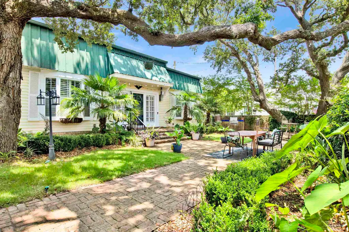 704 Bayshore Dr, Pensacola, FL 32507 - Image #1