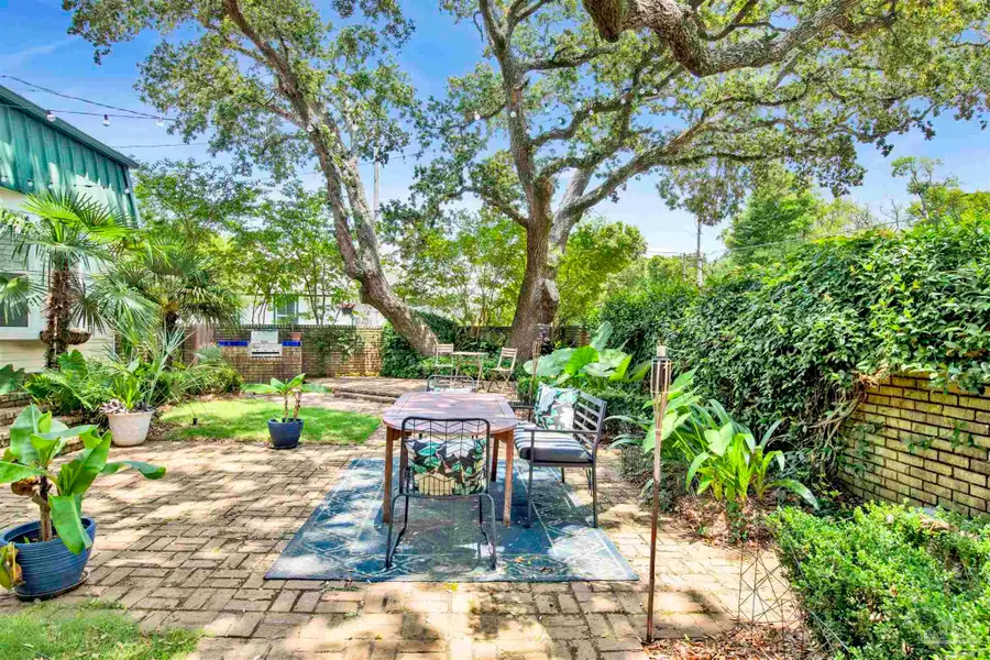 704 Bayshore Dr, Pensacola, FL 32507 - Image #2