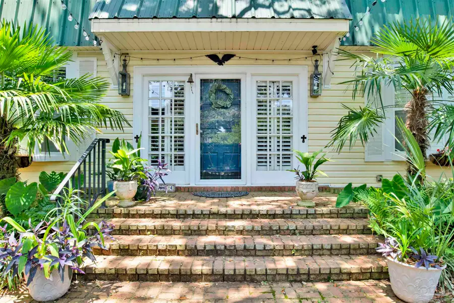 704 Bayshore Dr, Pensacola, FL 32507 - Image #3