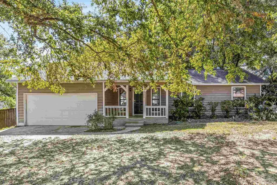 121 Claire Dr, Crestview, FL 32536 - Image #2