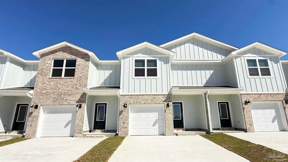 2419 Cliff Hollow Cir, Gulf Breeze, FL 32563 - Image #1