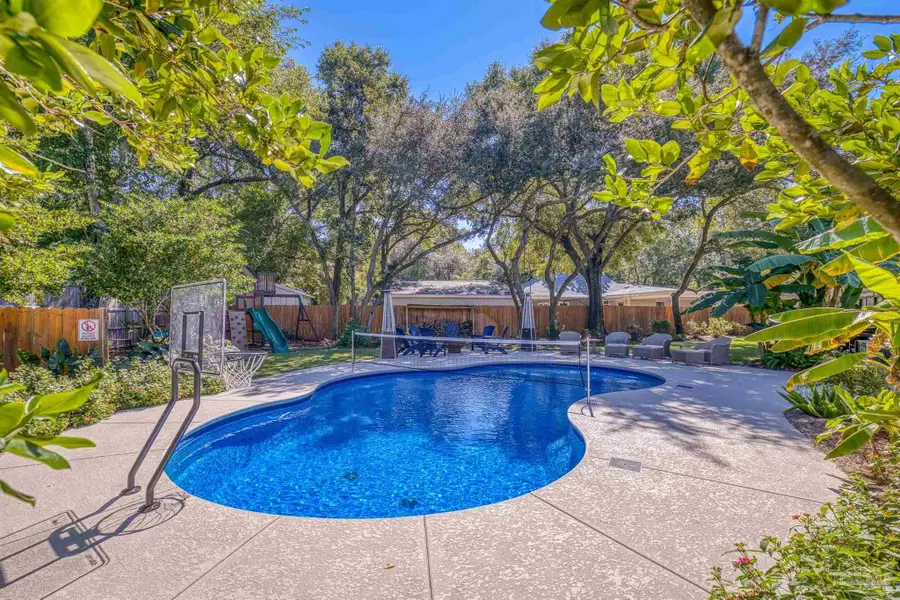 230 Oviedo St, Gulf Breeze, FL 32561 - Image #2