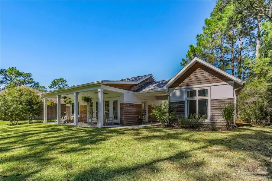 9097 Deer Ln, Navarre, FL 32566 - Image #2