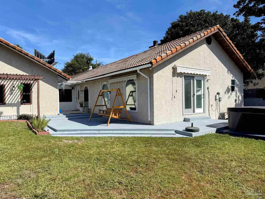 2076 Wind Trace Rd, Navarre, FL 32566 - Image #2