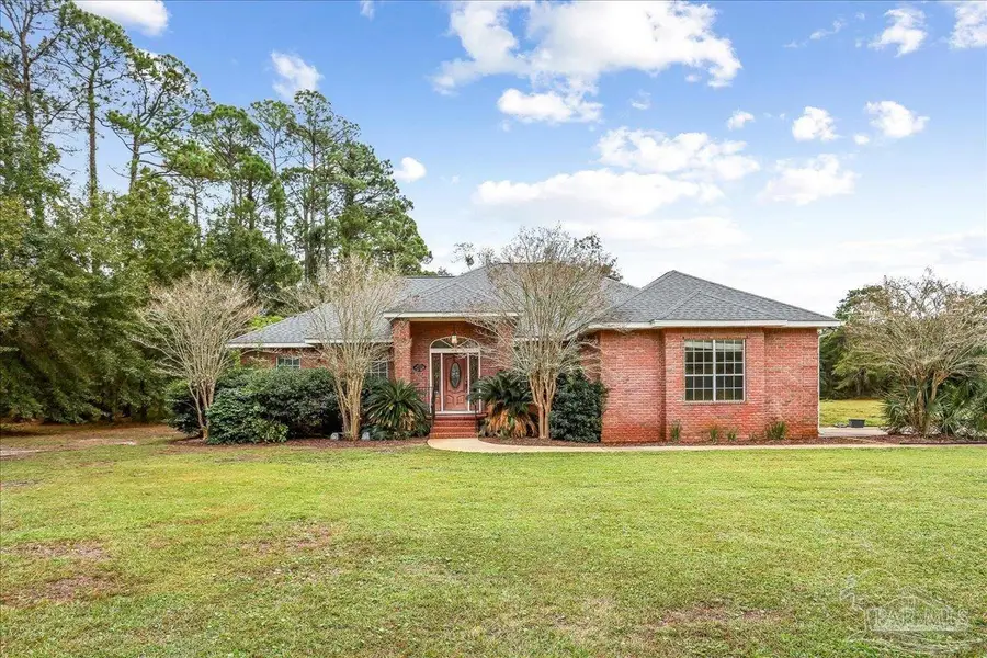 5557 Bay Meadows Dr, Milton, FL 32583 - Image #3