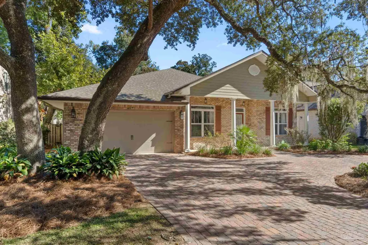 4 Plantation Oaks Dr, Mary Esther, FL 32569 - Image #1