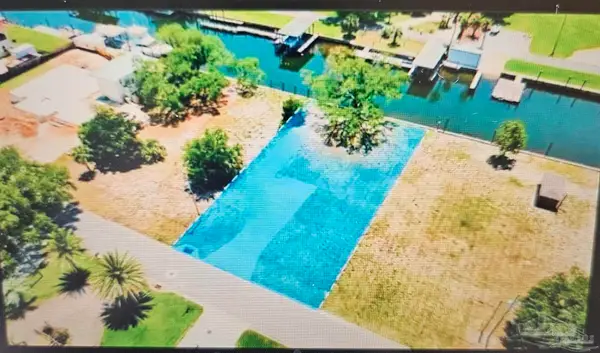 2653 Bay St, Gulf Breeze, FL 32563